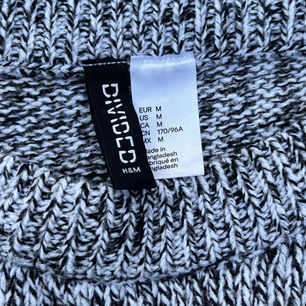 Sweater - Picture 2 of 3